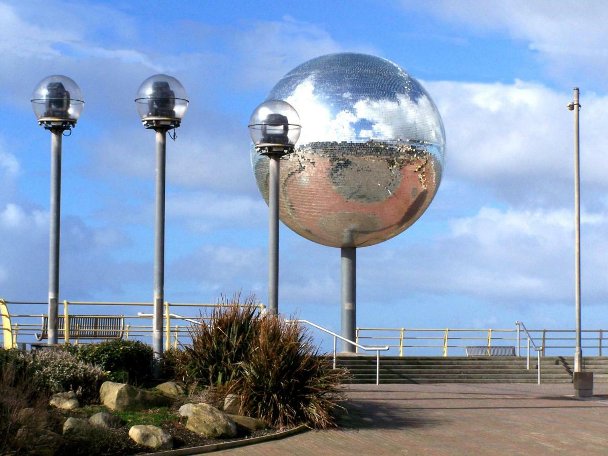 Holmside House Blackpool Bagian luar foto