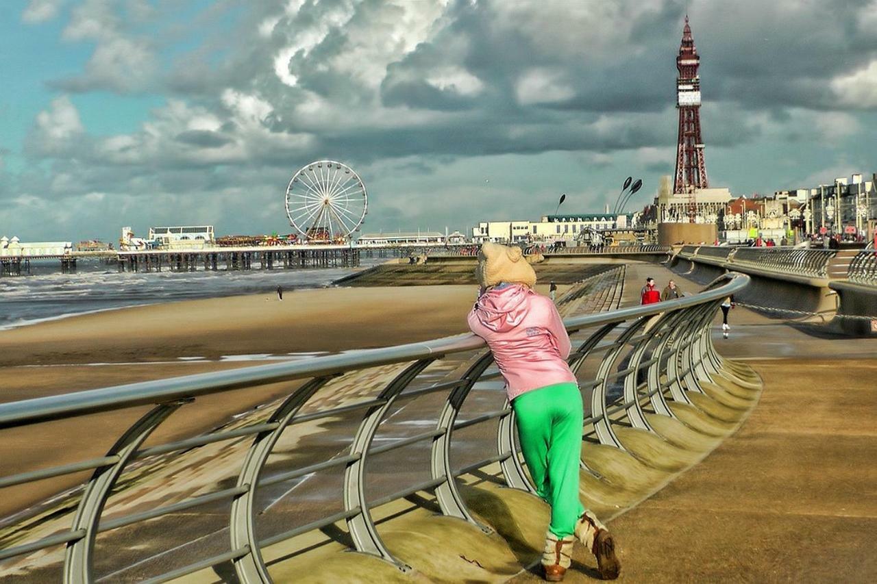 Holmside House Blackpool Bagian luar foto