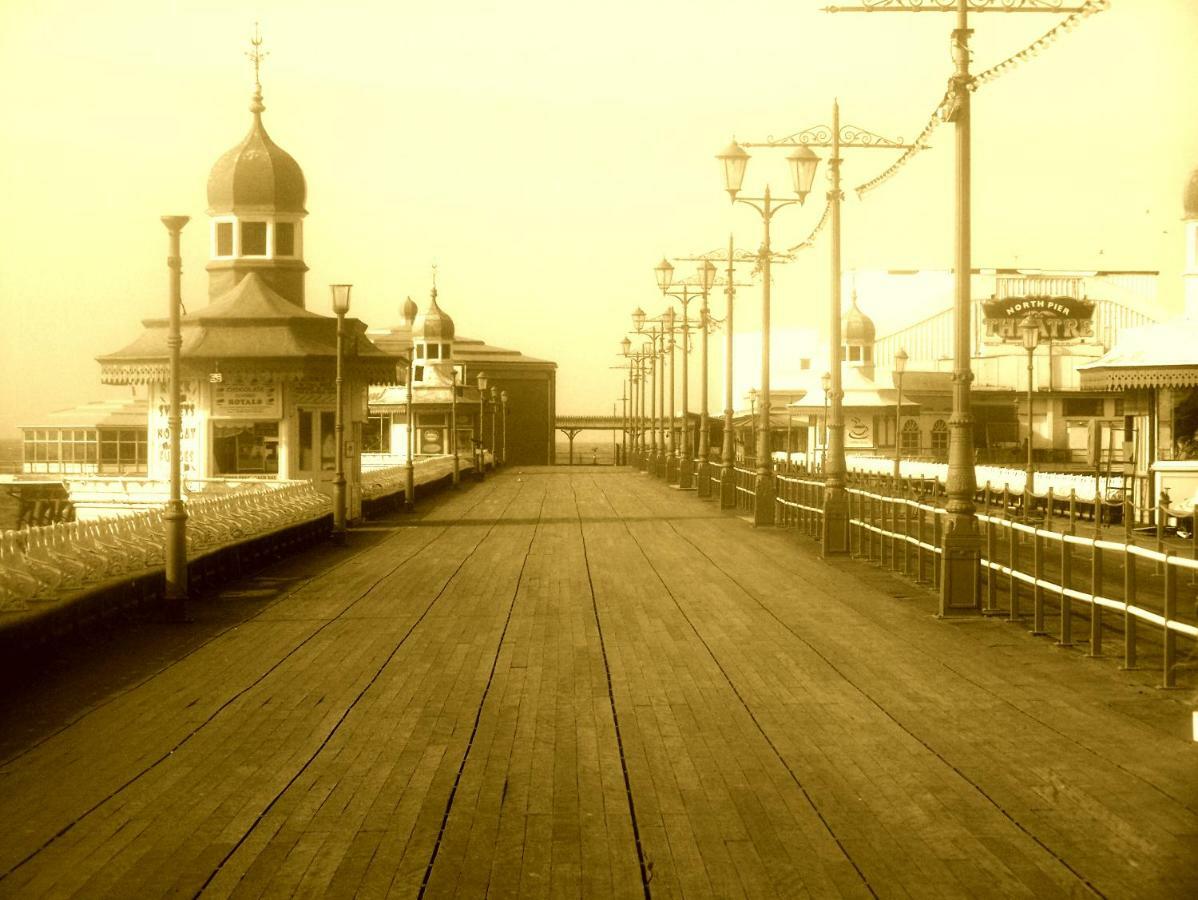 Holmside House Blackpool Bagian luar foto